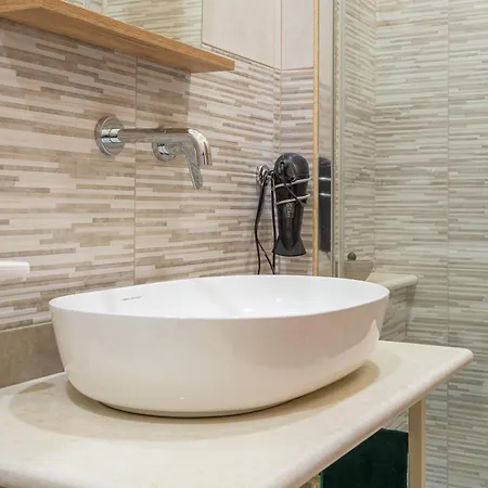 Il Cappello Sulle 23 3* Avola